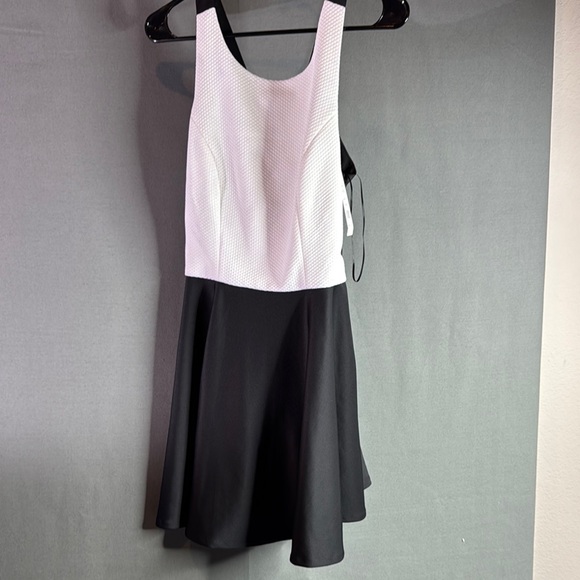 Walter Baker Dresses & Skirts - Walter Baker size, medium Elegant Black and‎ White Sleeveless Dress